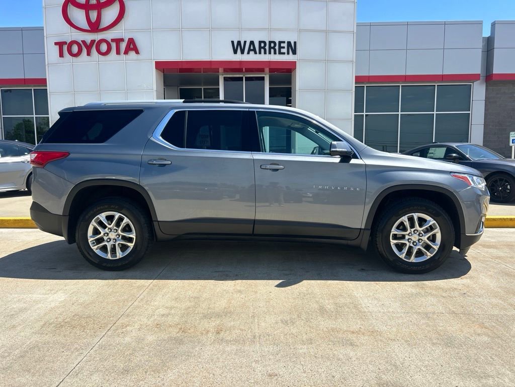 Used 2018 Chevrolet Traverse LT FWD image 12