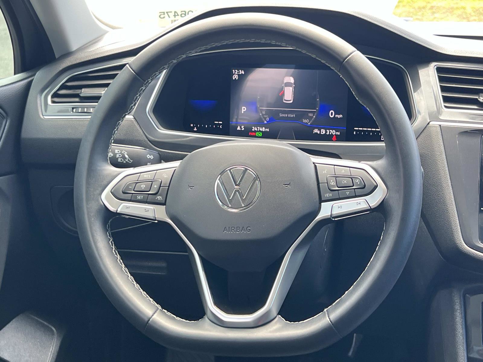 Certified 2023 Volkswagen Tiguan SE w/ Panoramic Sunroof Package FWD image 8