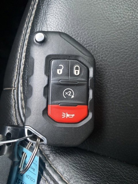 Used 2018 Jeep Wrangler Unlimited Sahara image 25