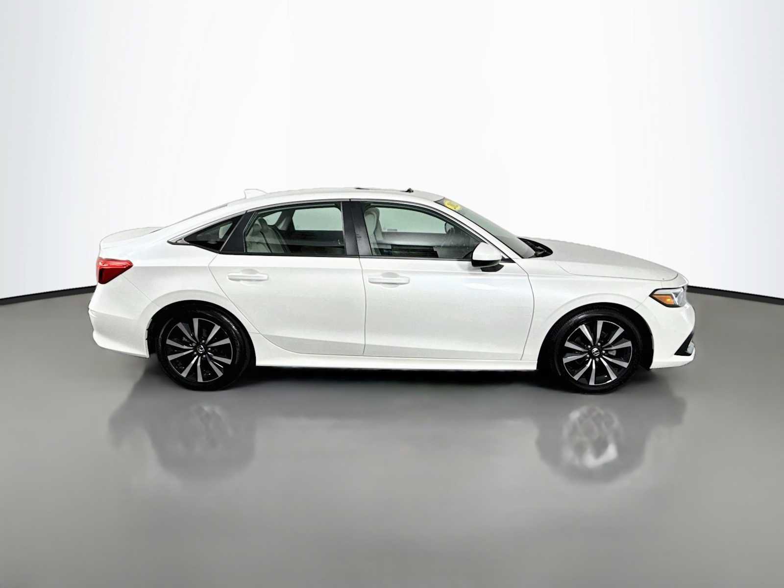 Used 2023 Honda Civic EX image 5