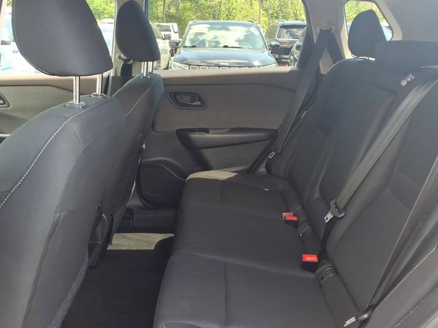 Used 2023 Nissan Rogue S AWD/4WD image 17