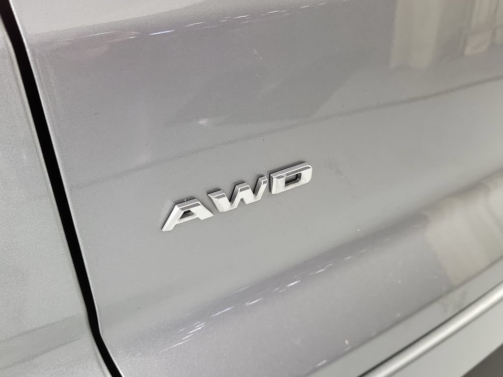 Used 2023 Cadillac XT4 Sport AWD/4WD image 5