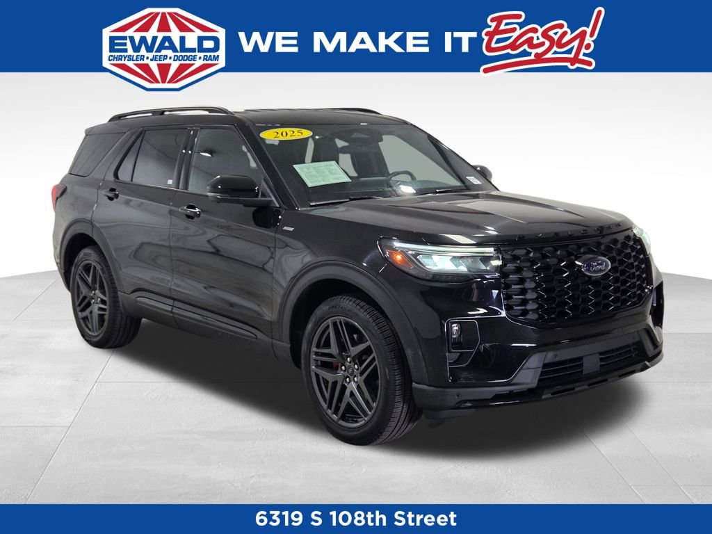 Used 2025 Ford Explorer ST-Line w/ ST-Line Street Pack image 1