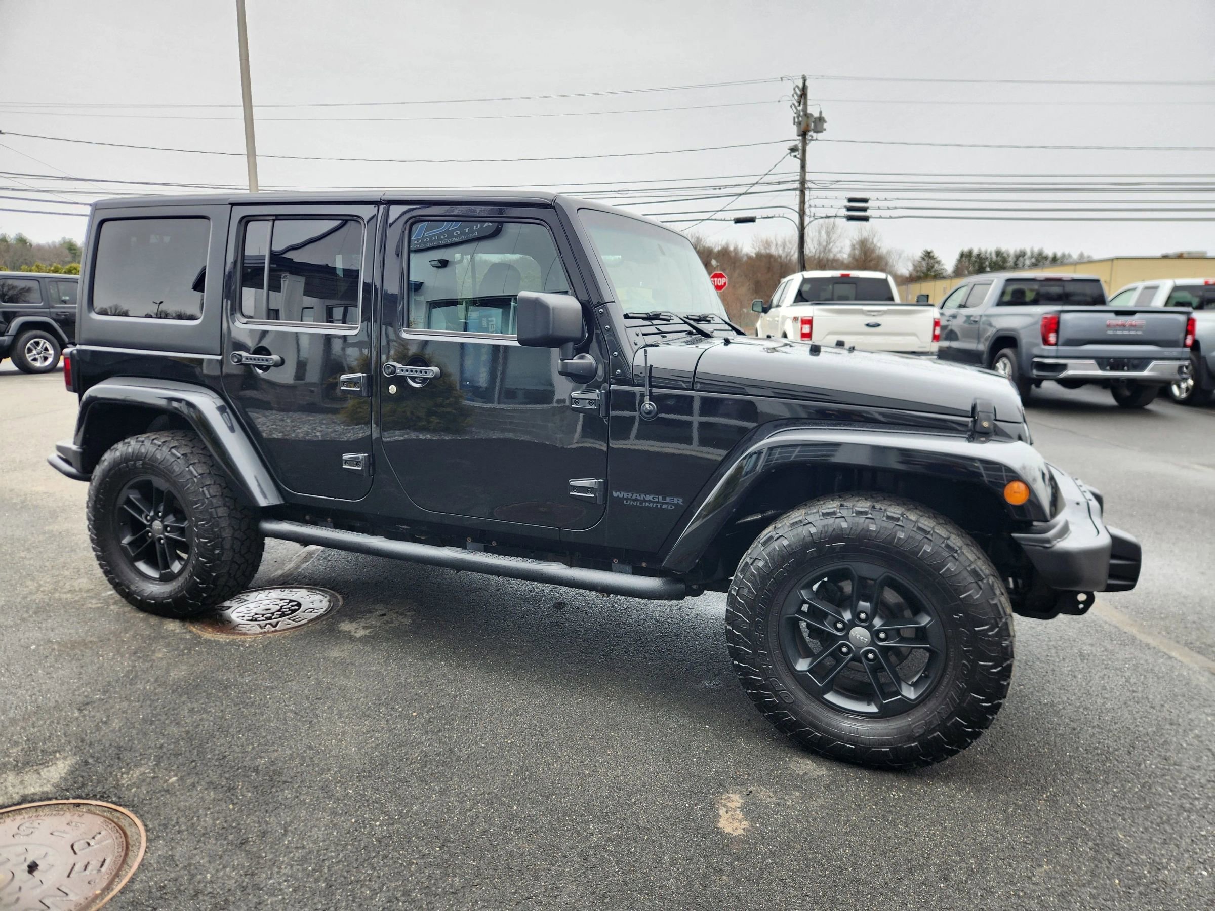 Used 2017 Jeep Wrangler Unlimited Sahara AWD/4WD image 24