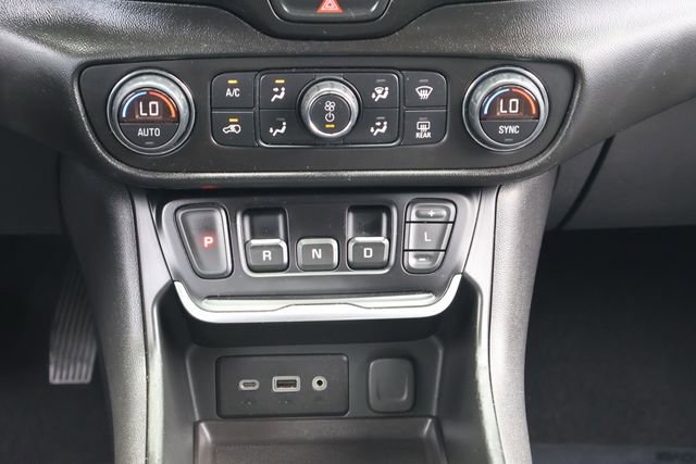 Used 2019 GMC Terrain SLE w/ Driver Convenience Package AWD/4WD image 19