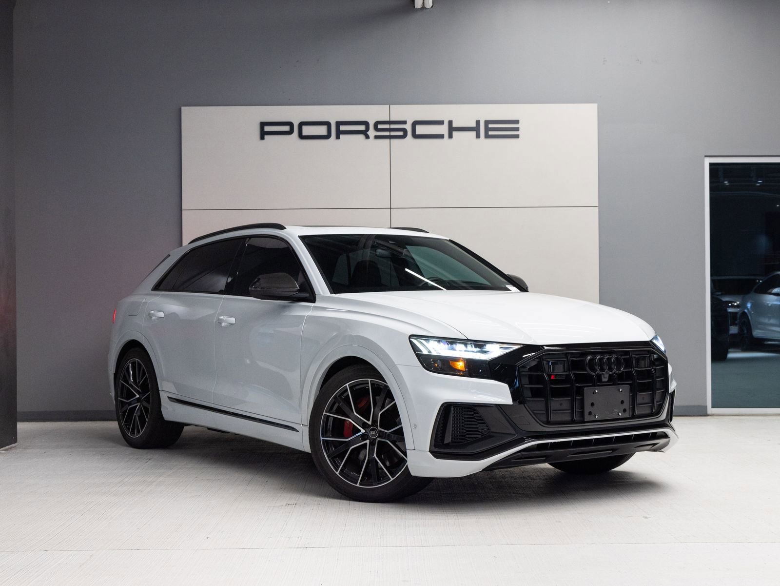 Used 2023 Audi SQ8 Prestige w/ Prestige Package AWD/4WD image 9