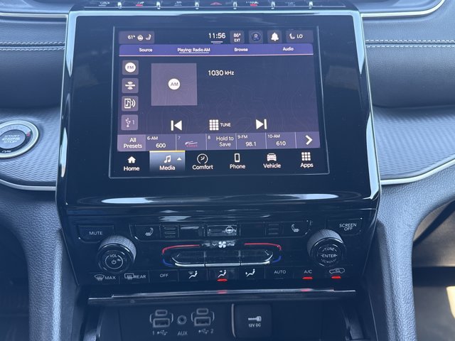 Used 2023 Jeep Grand Cherokee Altitude AWD/4WD image 19