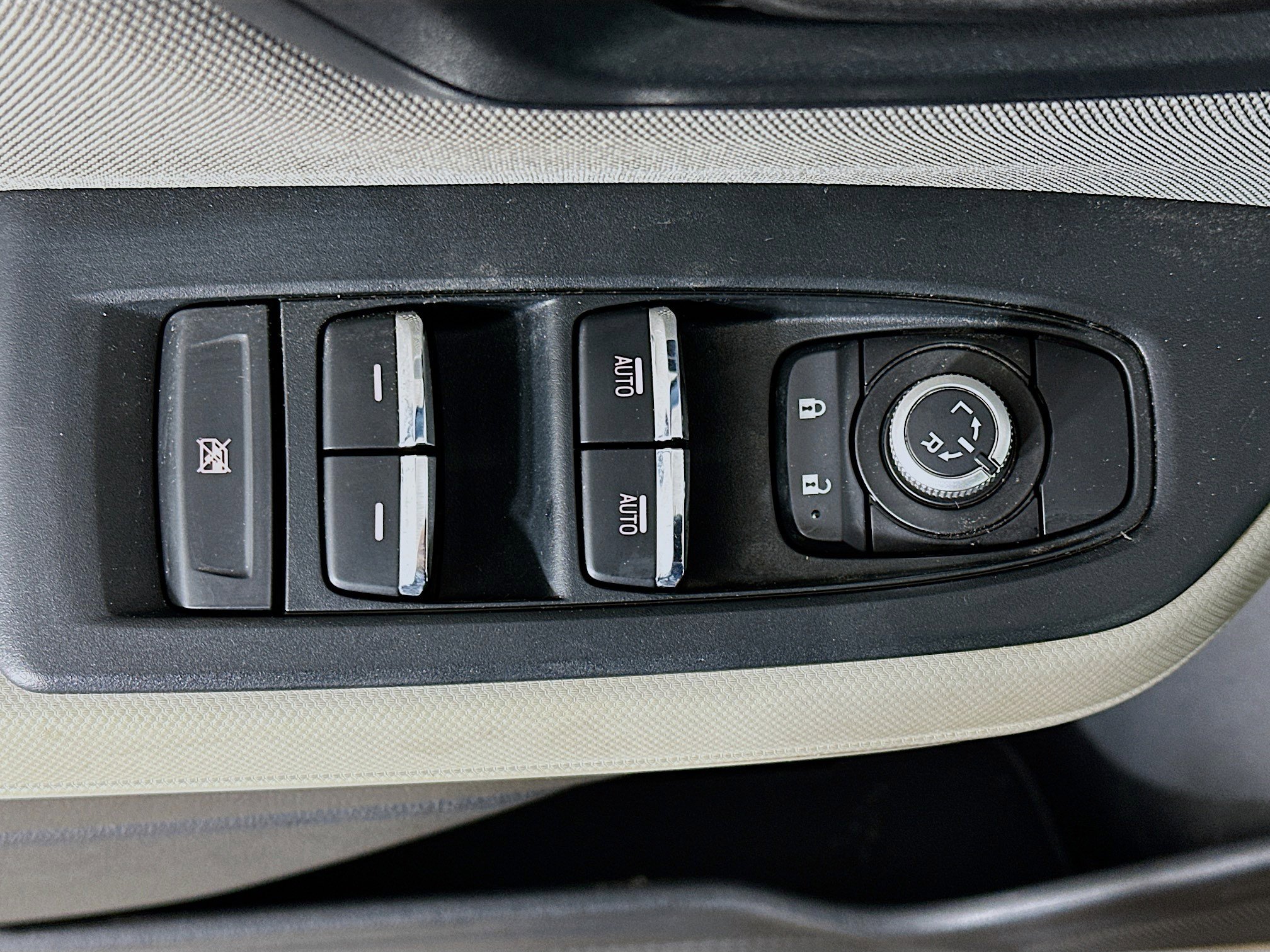 Used 2025 Subaru Forester Premium image 15