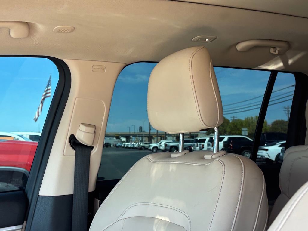 Used 2022 Jeep Grand Cherokee L Limited image 13