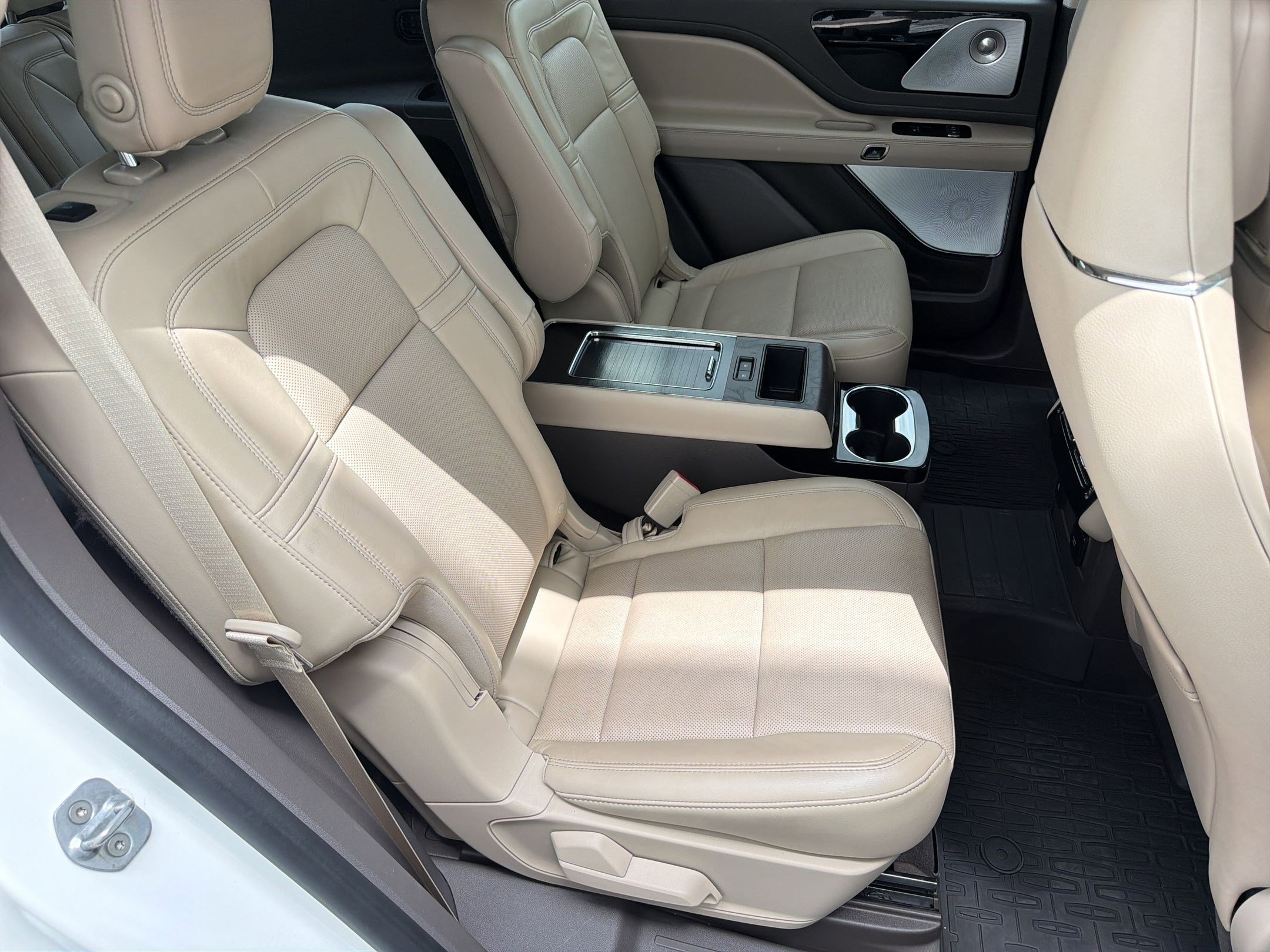 Used 2020 Lincoln Aviator Reserve w/ Equipment Group 201A AWD/4WD image 31
