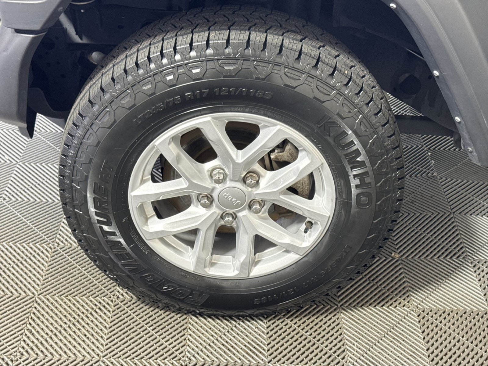 Used 2023 Jeep Wrangler Sport AWD/4WD image 12