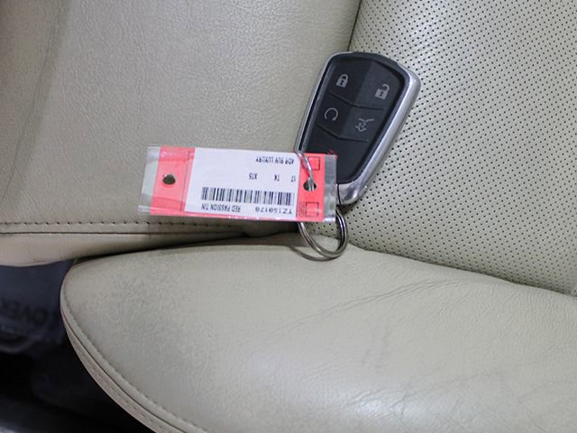 Used 2017 Cadillac XT5 Luxury w/ Driver Awareness Package image 19