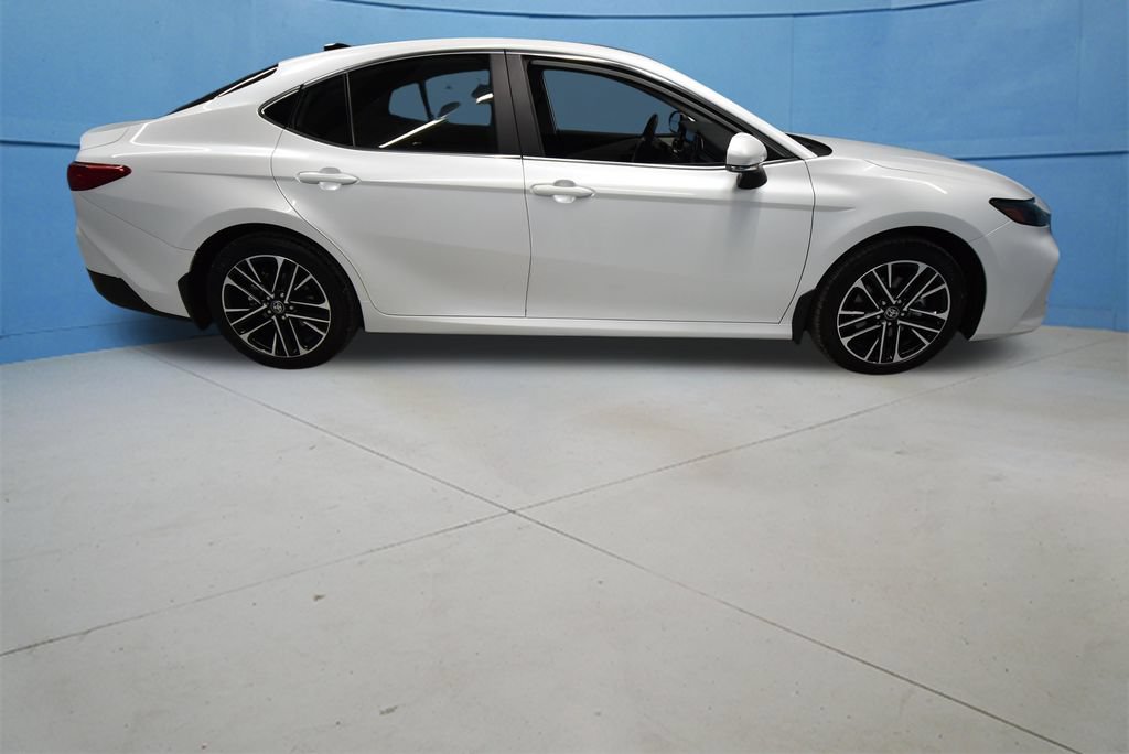 Used 2025 Toyota Camry XLE AWD/4WD image 35