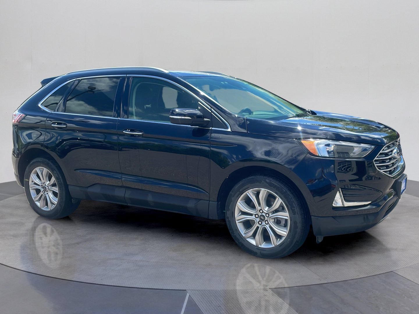 Certified 2023 Ford Edge Titanium AWD/4WD image 8