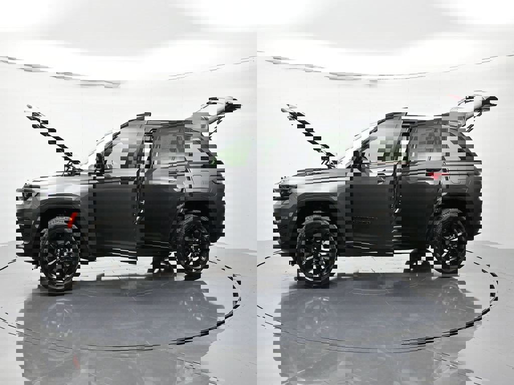 New 2025 Jeep Grand Cherokee Limited w/ Black Appearance Package image 43