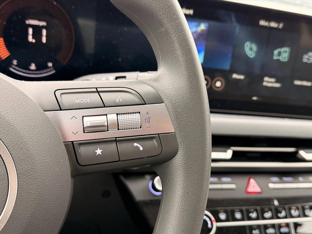 Used 2025 Hyundai Sonata SE image 22