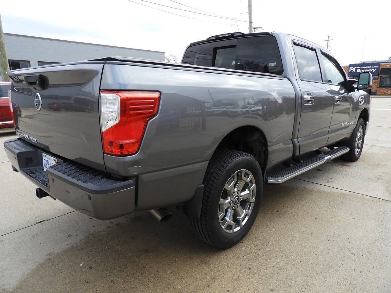 Used 2018 Nissan Titan SL w/ Chrome Package AWD/4WD image 11