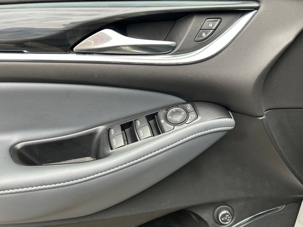 Used 2021 Buick Enclave Essence w/ Sport Touring Edition FWD image 15