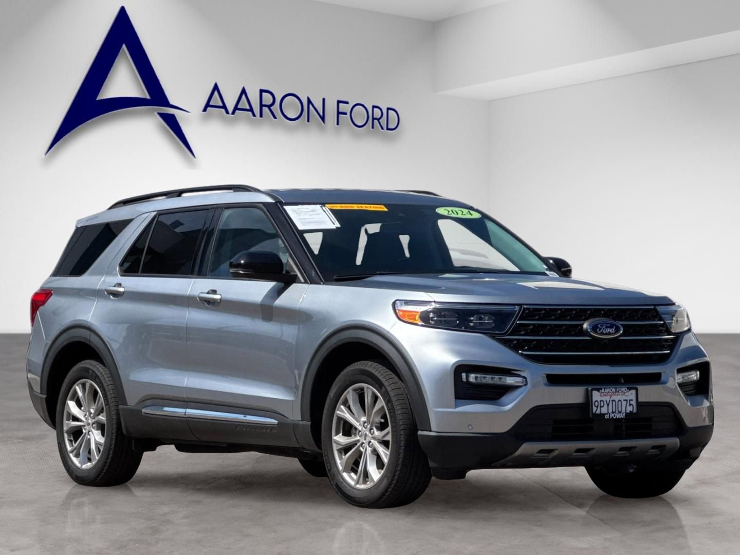 Used 2024 Ford Explorer XLT w/ Equipment Group 202A image 8