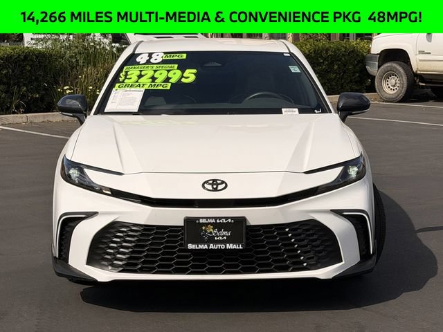 Used 2025 Toyota Camry SE FWD image 3