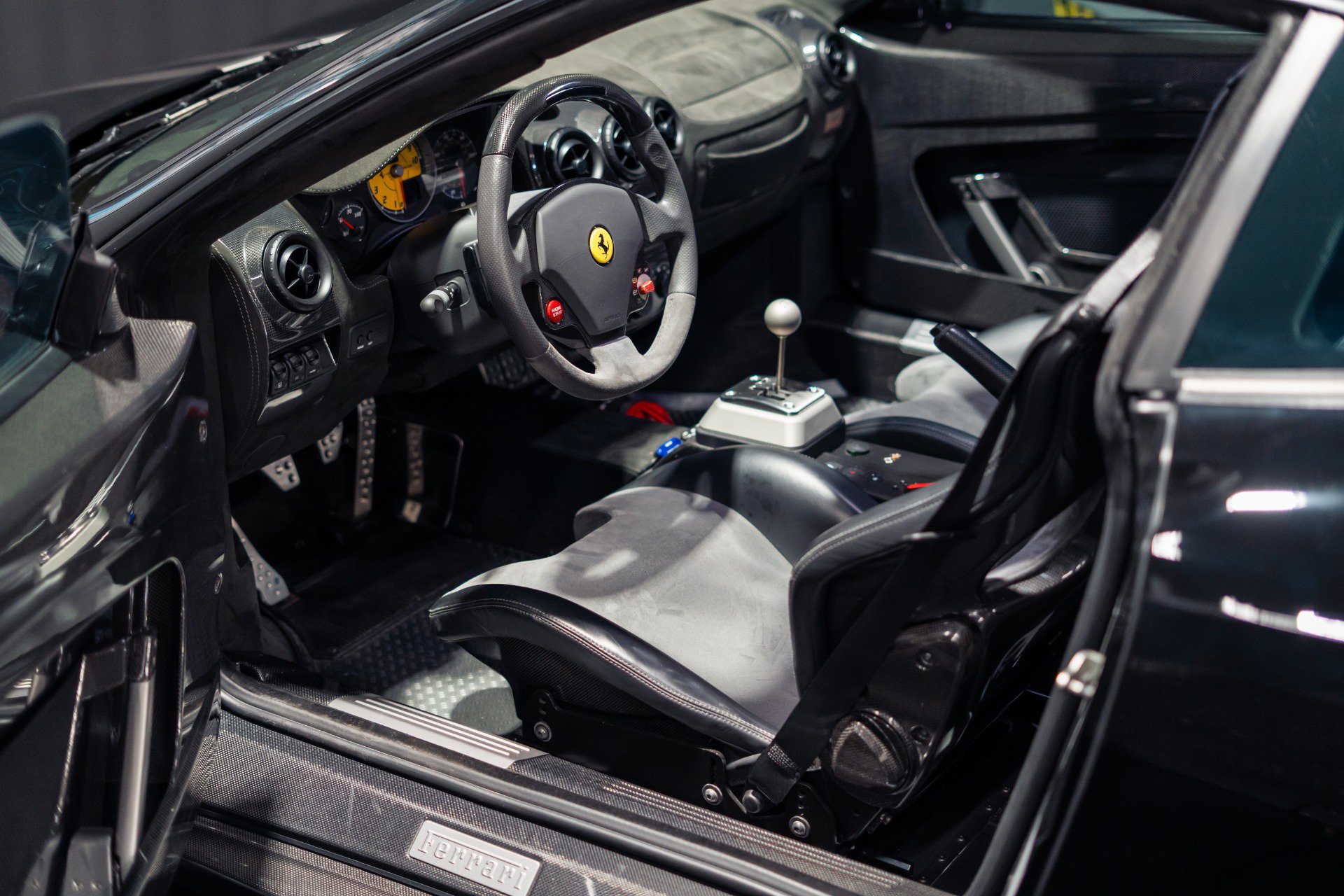 Used 2009 Ferrari F430 Scuderia RWD image 4