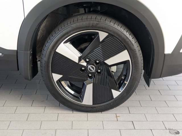 Used 2025 Nissan Kicks SR AWD/4WD image 22