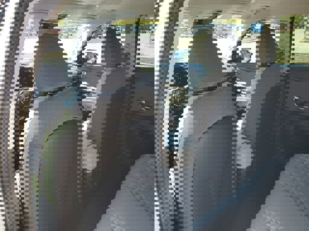 New 2026 Hyundai Elantra Limited image 12