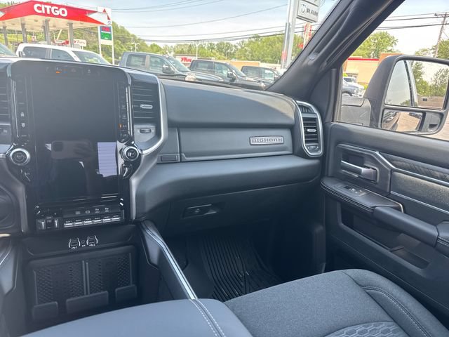 New 2026 RAM 3500 Big Horn AWD/4WD image 21