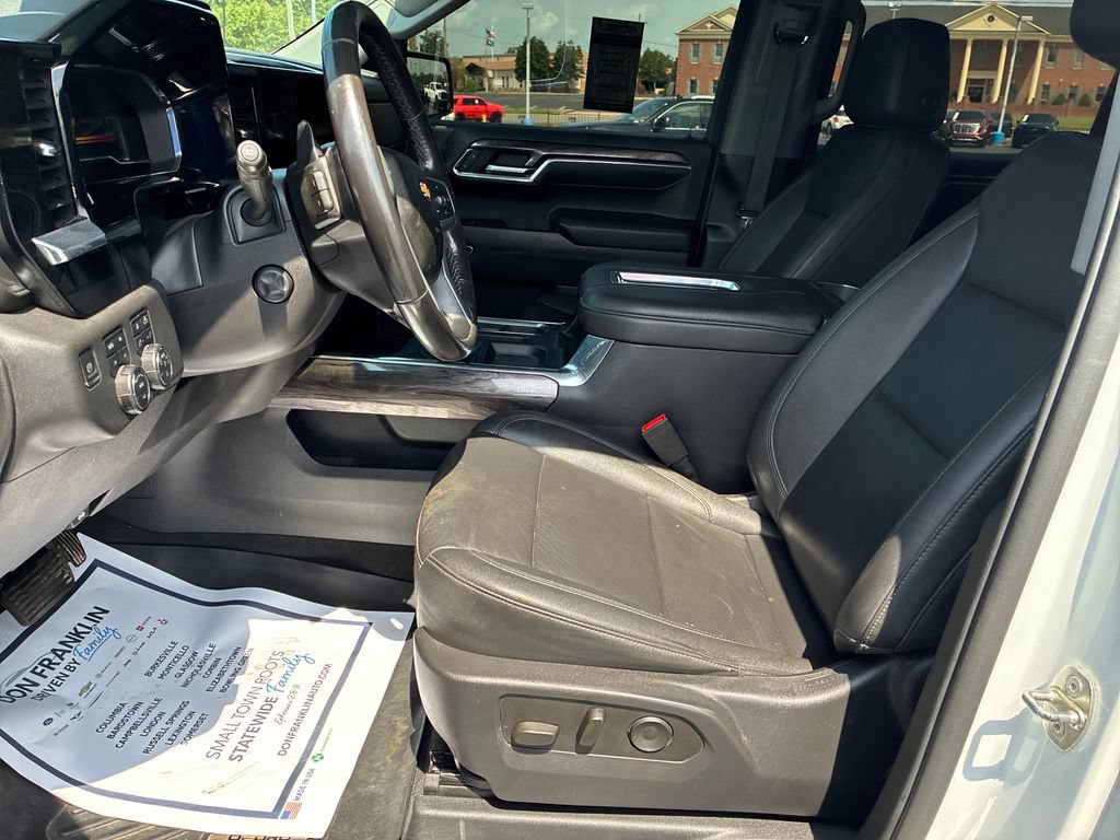 Used 2022 Chevrolet Silverado 1500 LTZ w/ LTZ Convenience Package II AWD/4WD image 9