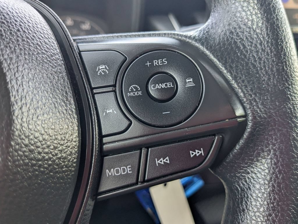 Used 2025 Toyota Corolla LE FWD image 15