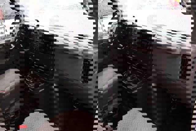 Used 2004 Chevrolet Express 3500 w/ Chrome Appearance Package image 8