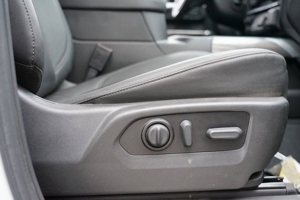 Used 2022 Chevrolet Silverado 3500 LTZ image 30