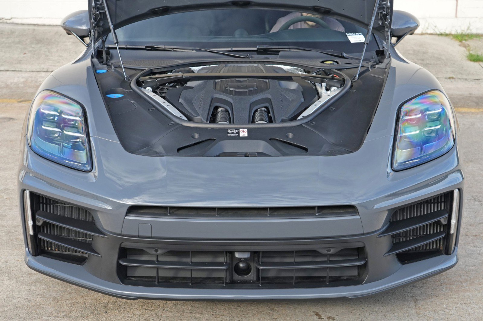 Used 2025 Porsche Panamera 4 w/ Premium Package AWD/4WD image 8