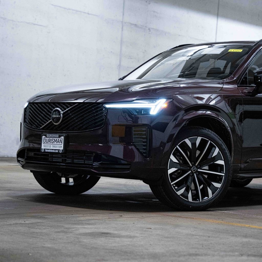 New 2026 Volvo XC90 T8 Ultra w/ Protection Package Premier image 2