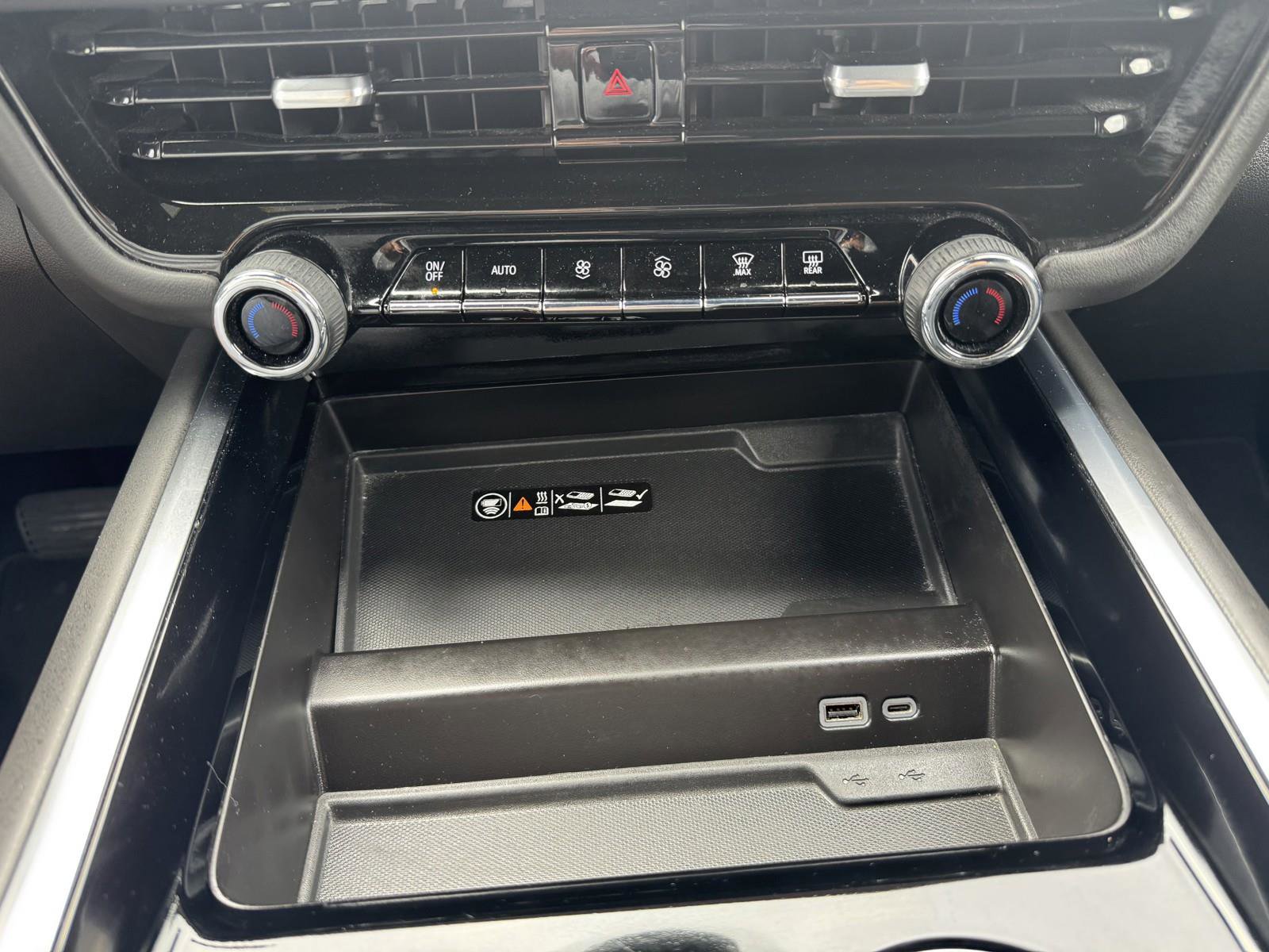 Used 2025 Chevrolet Tahoe LT image 15