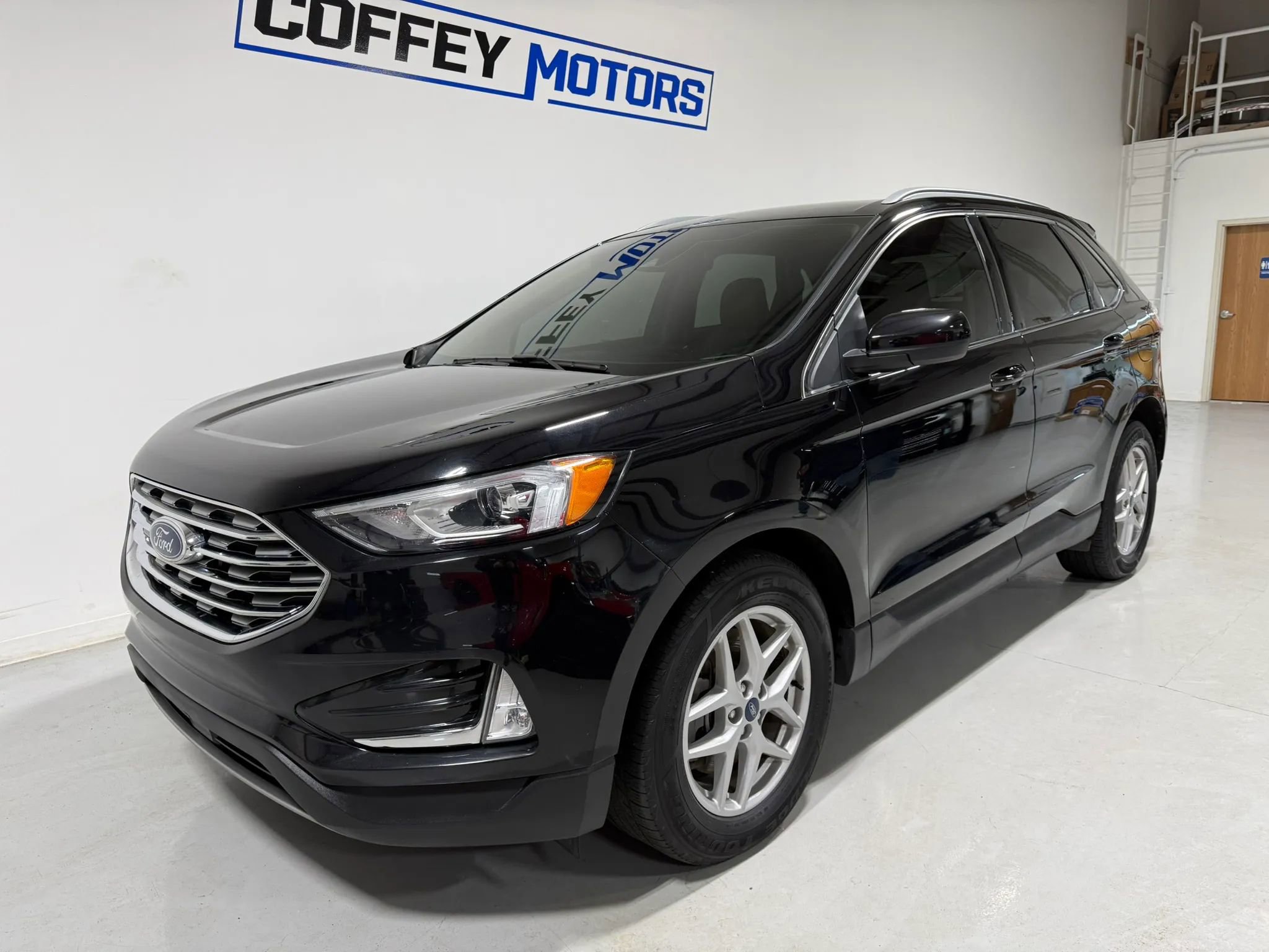 Used 2021 Ford Edge SEL w/ Convenience Package image 2