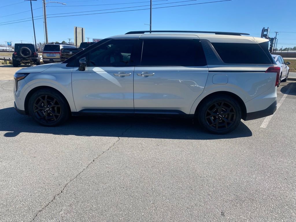 Used 2025 Kia Carnival SX Prestige image 4