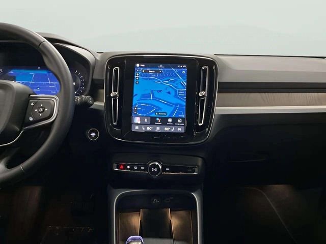 Used 2025 Volvo XC40 B5 Plus image 49