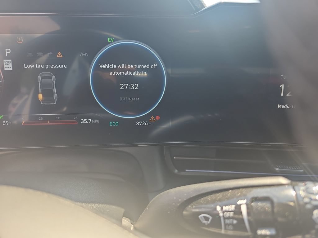 Certified 2025 Hyundai Elantra SEL FWD image 14