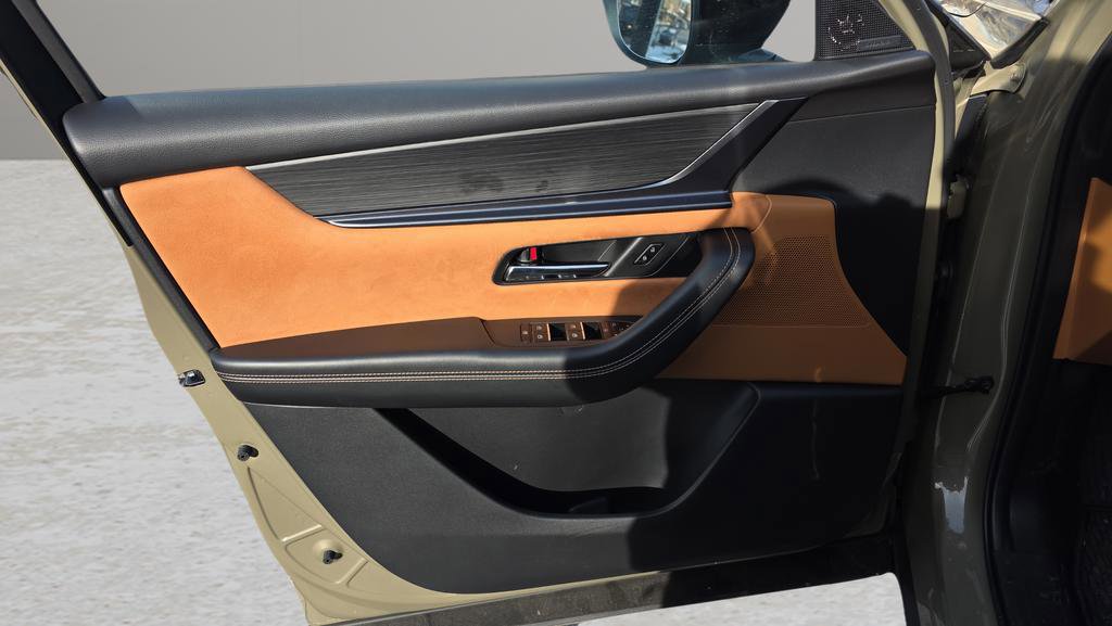 Certified 2025 MAZDA CX-70 3.3 Turbo S w/ Premium Plus image 10