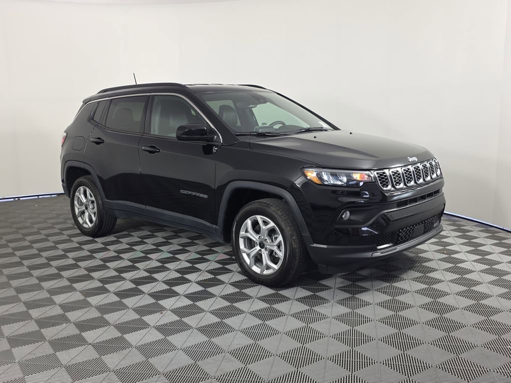 Used 2026 Jeep Compass Latitude AWD/4WD image 9