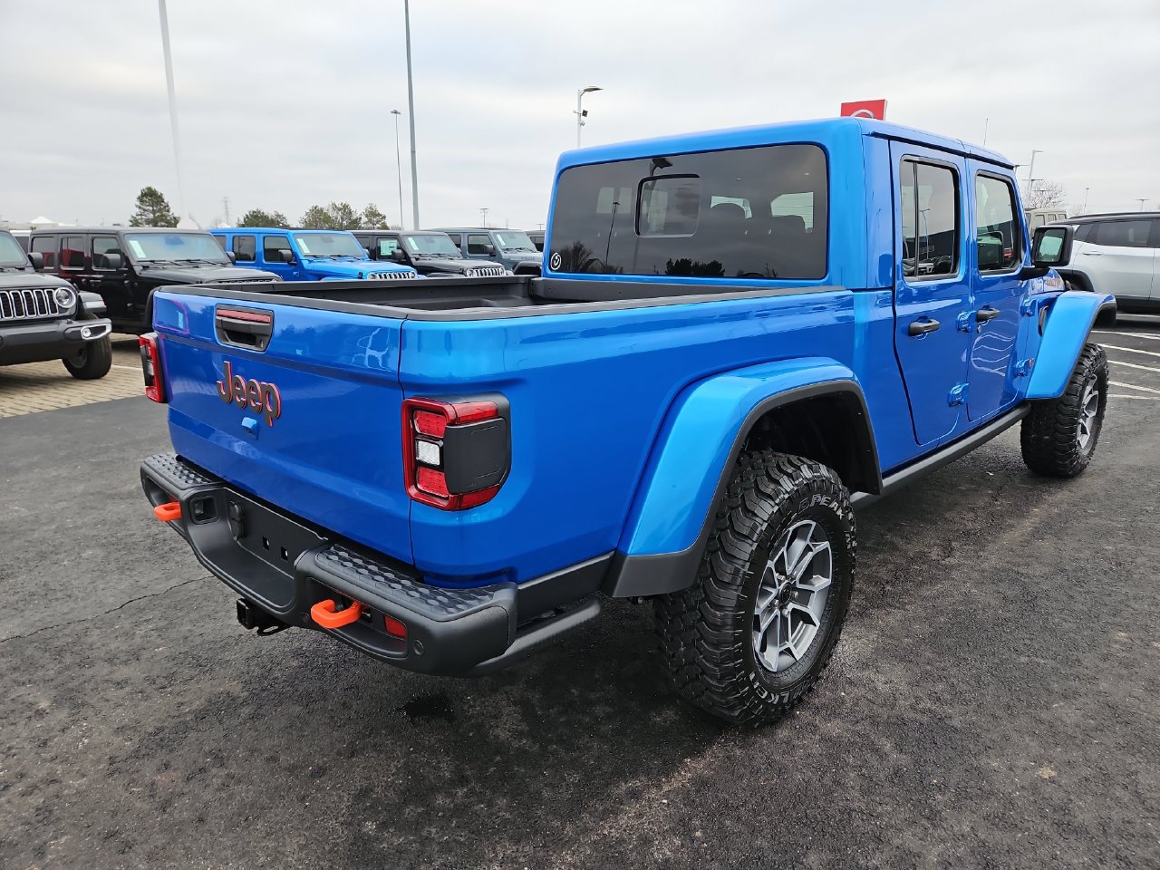 New 2026 Jeep Gladiator Mojave w/ Steel Bumper Group AWD/4WD image 8