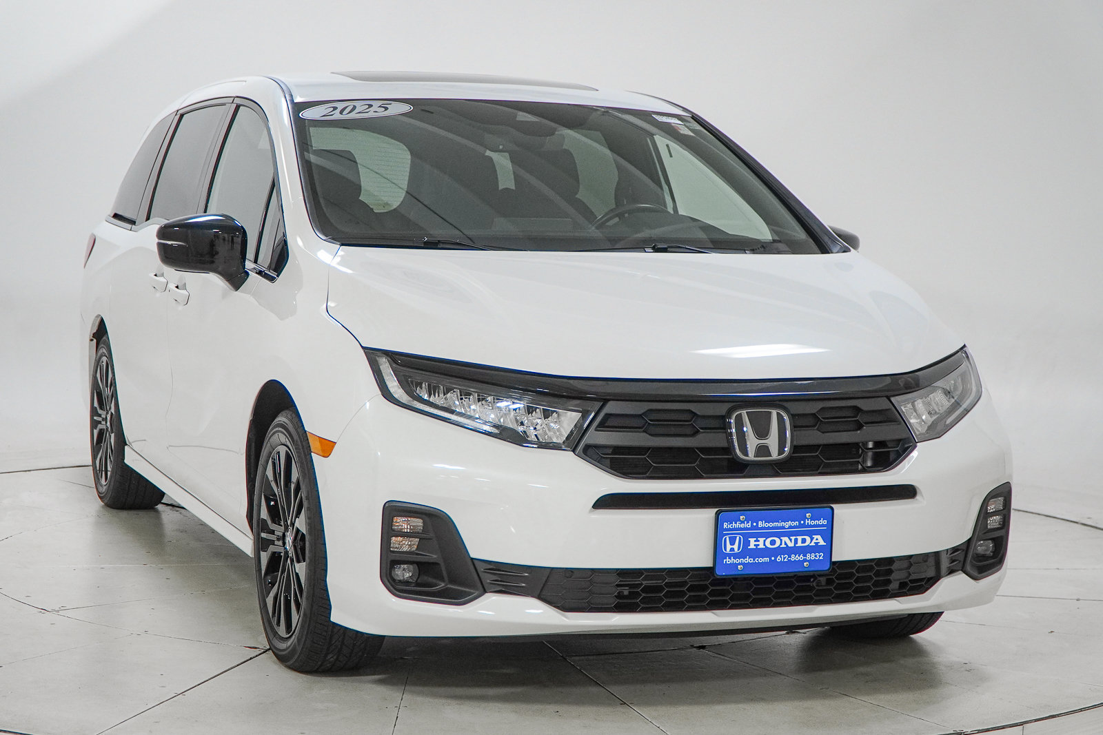 Used 2025 Honda Odyssey Sport-L image 16