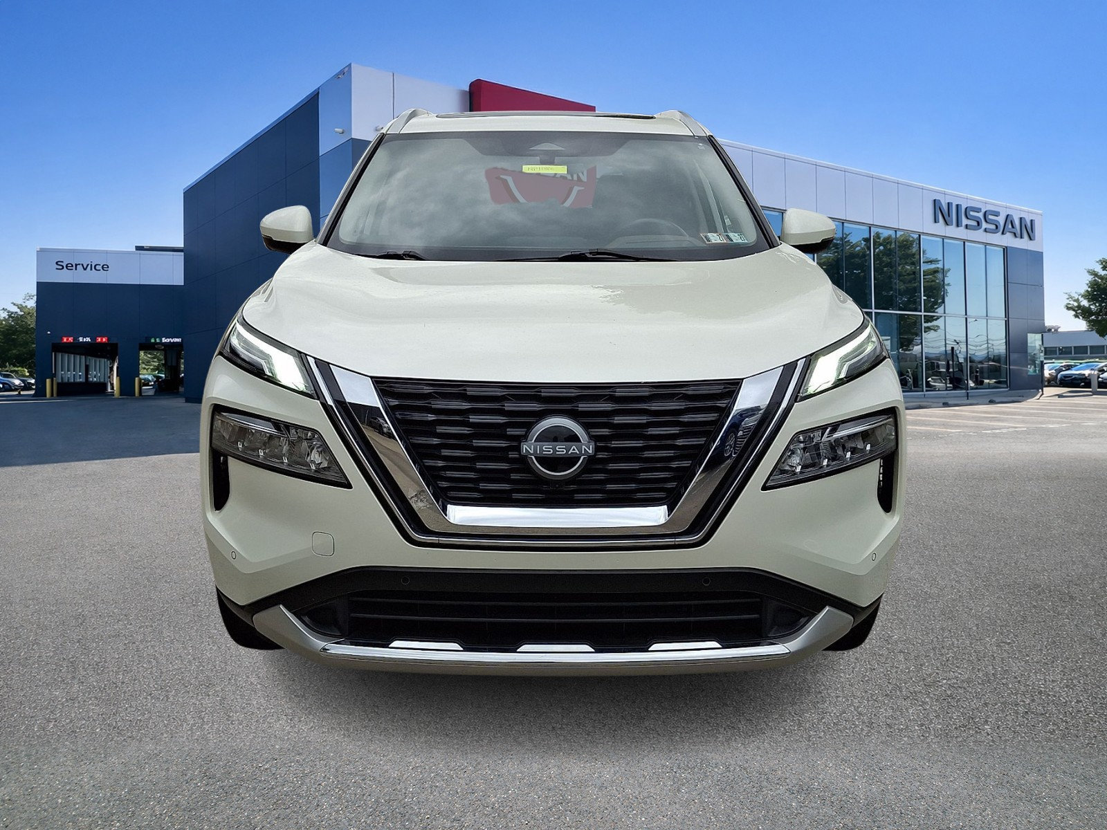 Certified 2023 Nissan Rogue Platinum w/ Platinum Premium Package AWD/4WD image 2