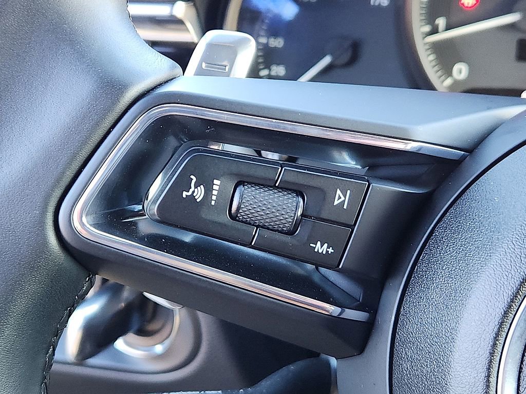 Certified 2025 Porsche Macan image 20