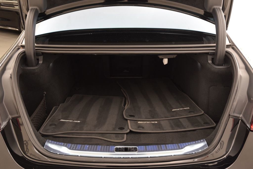 Used 2025 Mercedes-Benz S 580e 4MATIC Sedan image 29