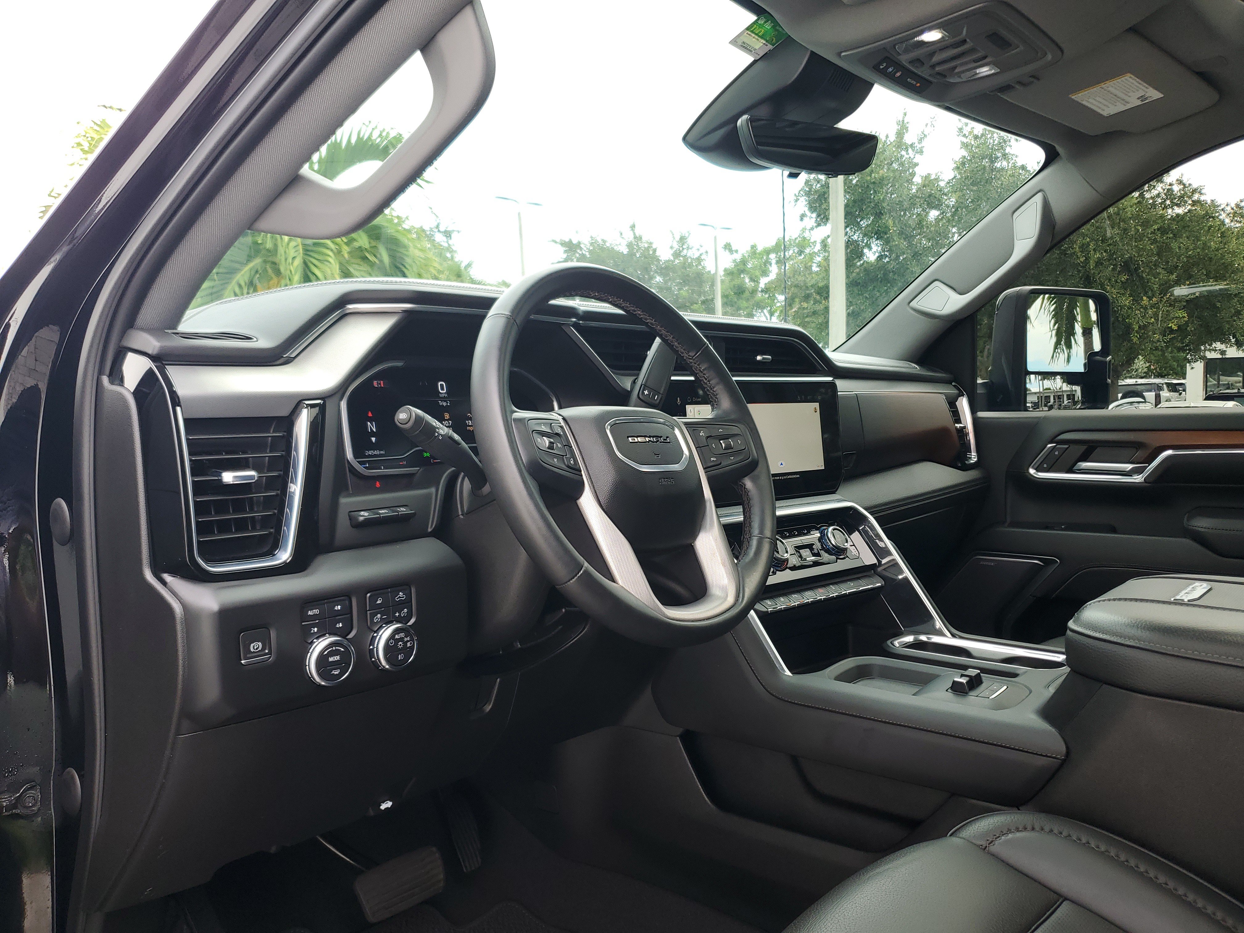 Used 2024 GMC Sierra 2500 Denali w/ Denali Reserve Package AWD/4WD image 21
