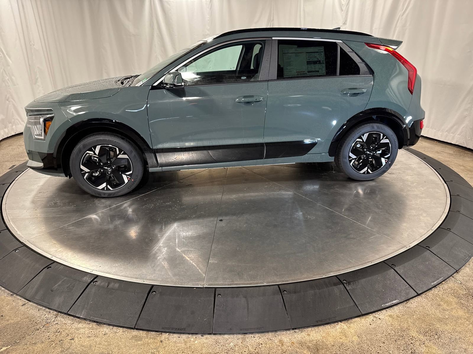 New 2026 Kia Niro Wind FWD image 3