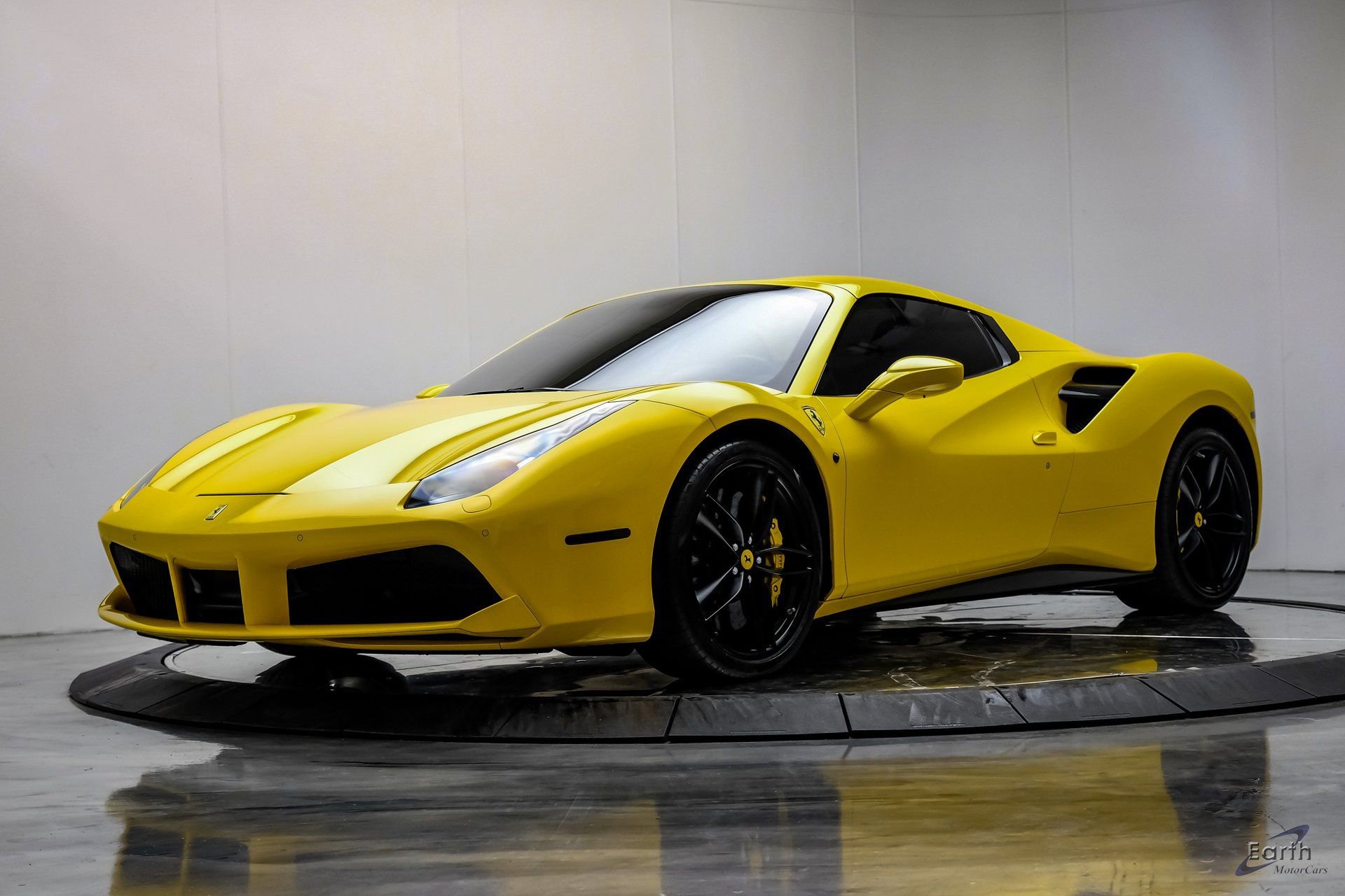 Used 2017 Ferrari 488 Spider image 5