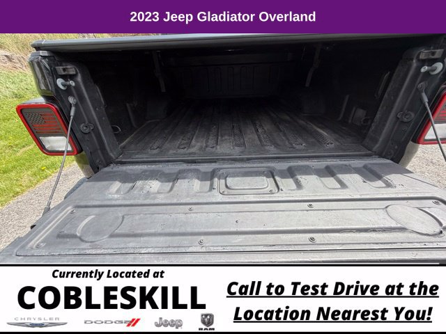 Used 2023 Jeep Gladiator Overland AWD/4WD image 11